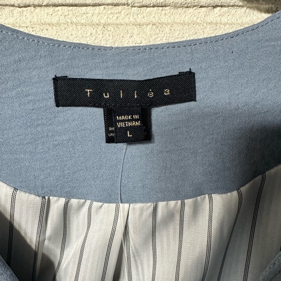 NWT Tulièa Monteau Vest V-Neck Sleevesless Top Only Size Large Blue - Picture 3 of 6